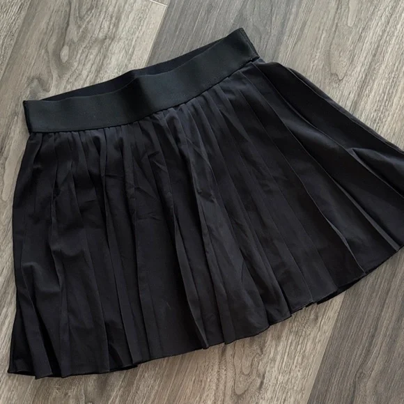 Aritzia Tennis Pro Micro Skirt - Picture 5 of 8